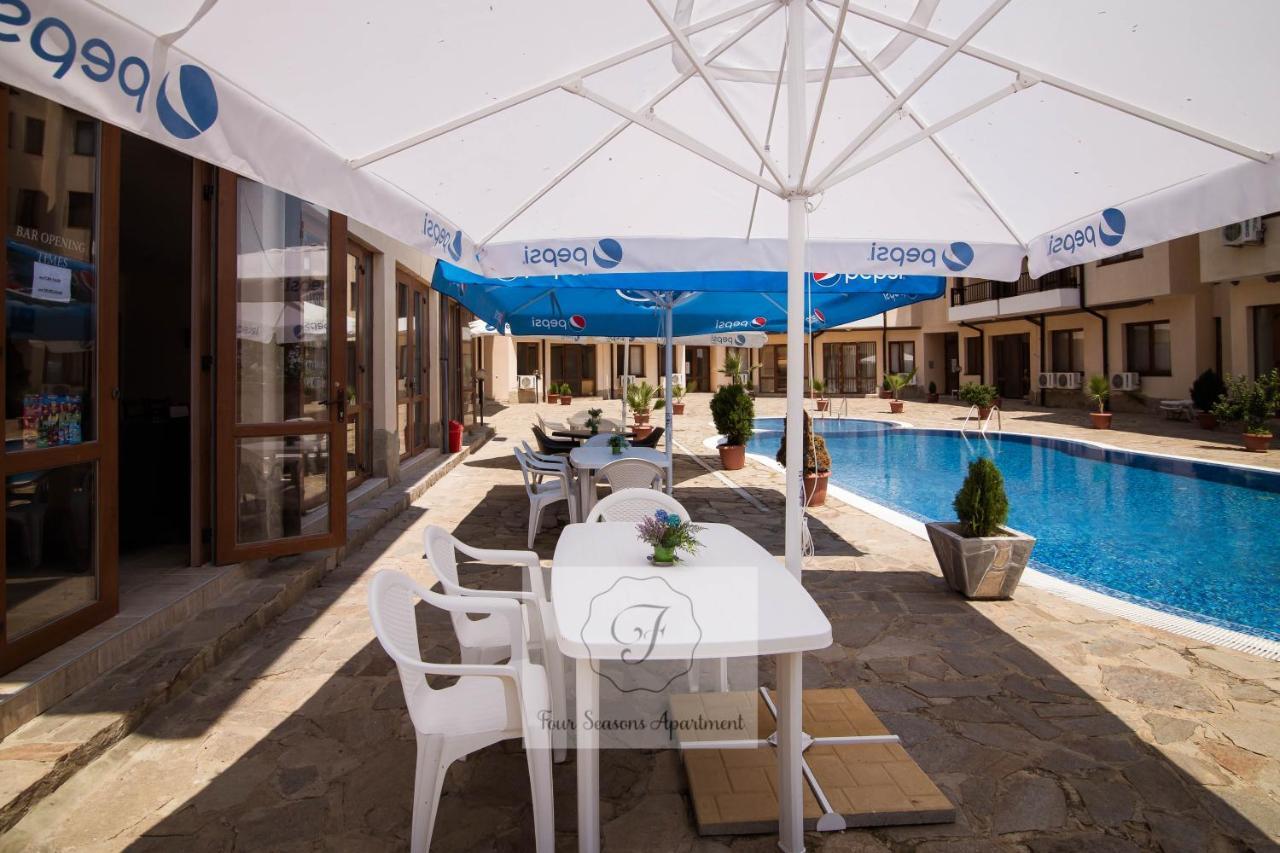 Four Seasons Apartment - Oasis Beach Resort Bliznatsi エクステリア 写真