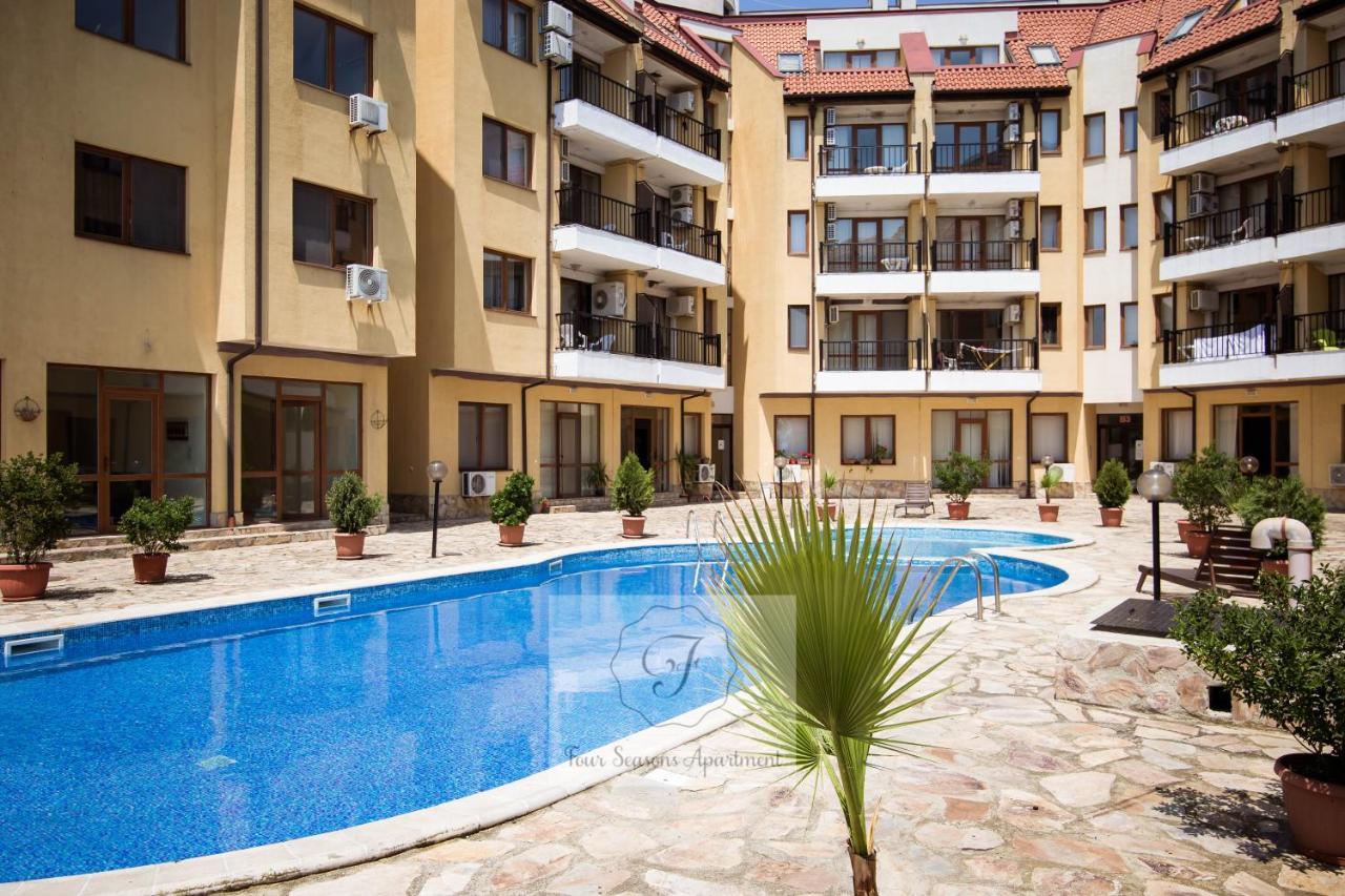 Four Seasons Apartment - Oasis Beach Resort Bliznatsi エクステリア 写真